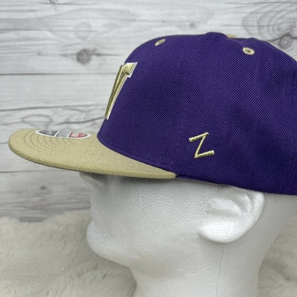 Washington Huskies Zephyr Z11 Adjustable Snapback Hat - Purple New NWT - Picture 3 of 8